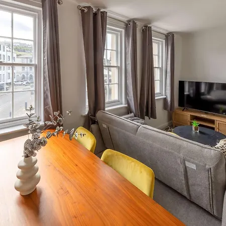 Bright 1 Bed Harbour-side With Sea Views Уайтхейвен