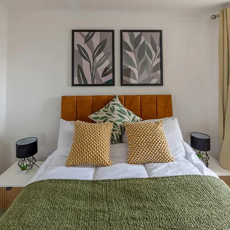 Apartment Bright 1 Bed Harbour-side With Sea Views